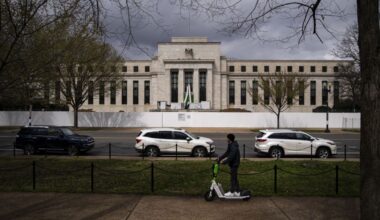 Golden parachute? Ex-Wells Fargo exec sues Fed over pay