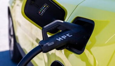 La Commissione Europea mette pressione all'Italia verso la mobilità elettrica
