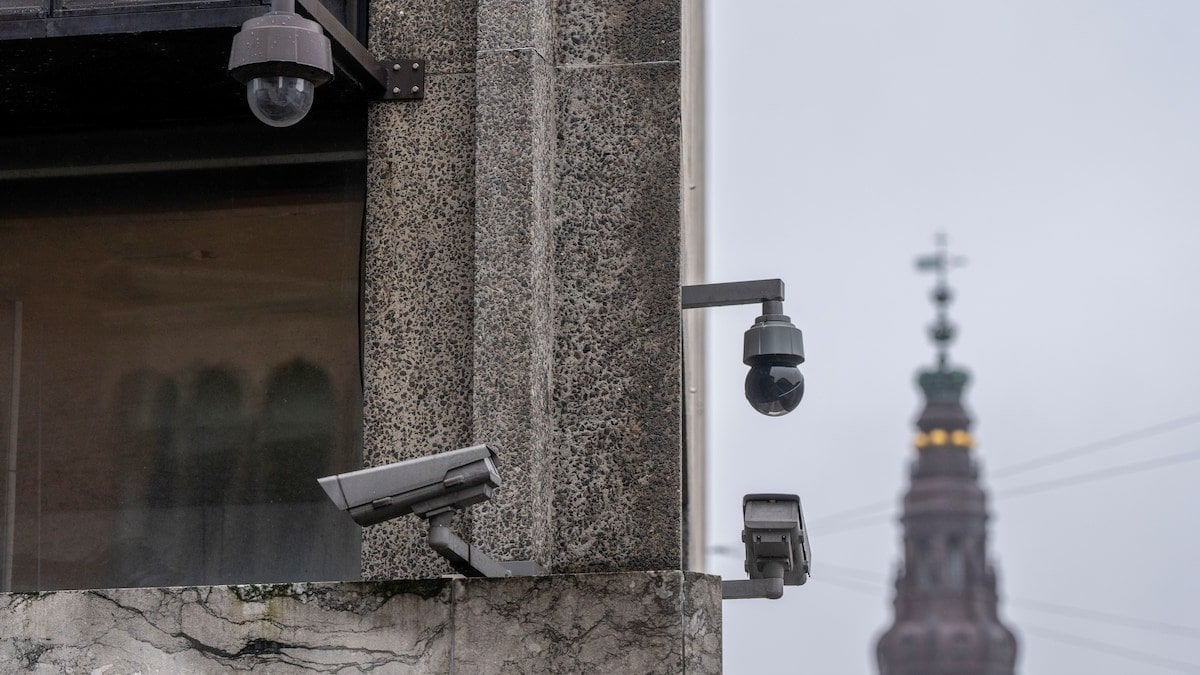 Oppositionen vil presse regeringen til at lave en 'overvågning af overvågningen'