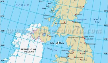 A simple mathematical solution to the North vs Midlands debate. The North is 53-55° latitude; the Midlands is 52-53° latitude. The rest is the south, carve up however you like.