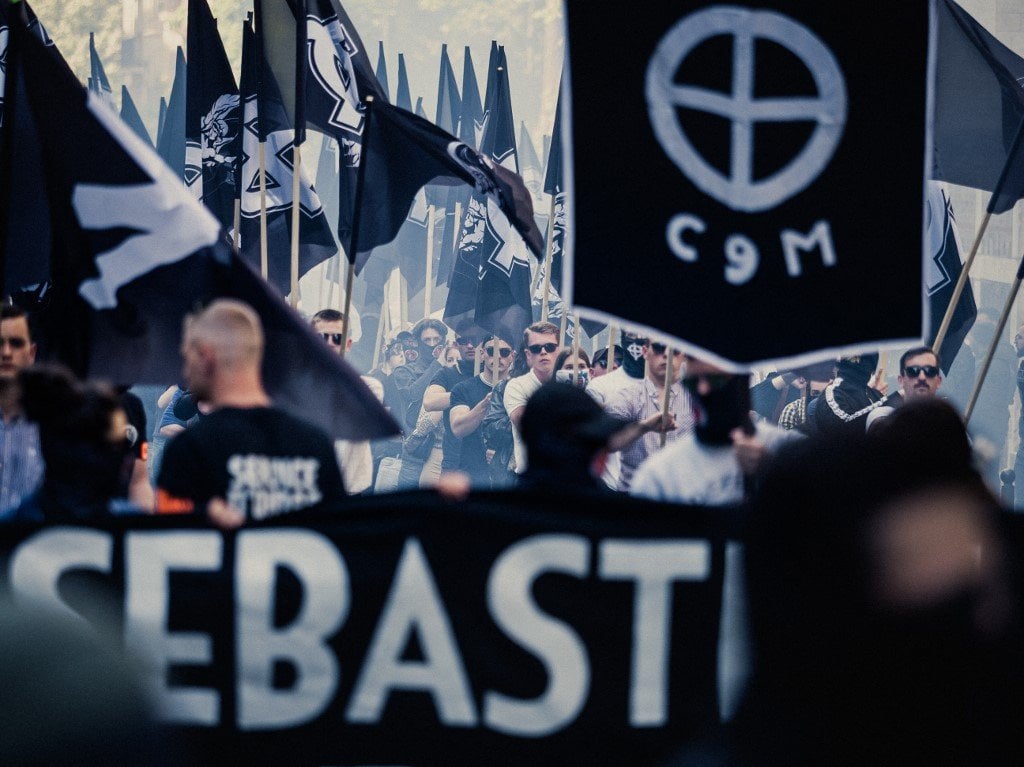 Manif d'ultradroite à Paris : un Allemand sous OQTF expulsé de France après avoir "été vu faisant un salut nazi"