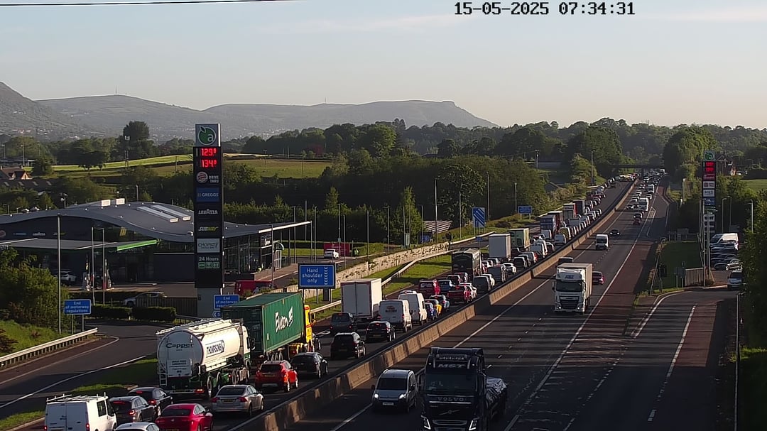 M1 Applegreen Belfast Bound: Collision and tailbacks (traffic using hard shoulder to pass)