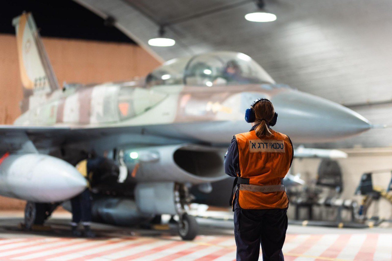 An Israeli aircraft preparing for the military operation in Iran