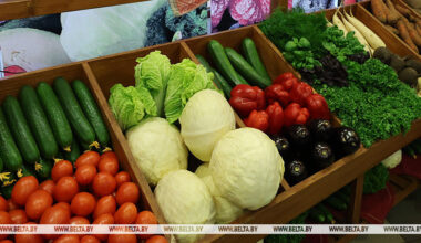 Belarusian retailers, suppliers obliged to ensure sufficient fruit and veg stock in stores