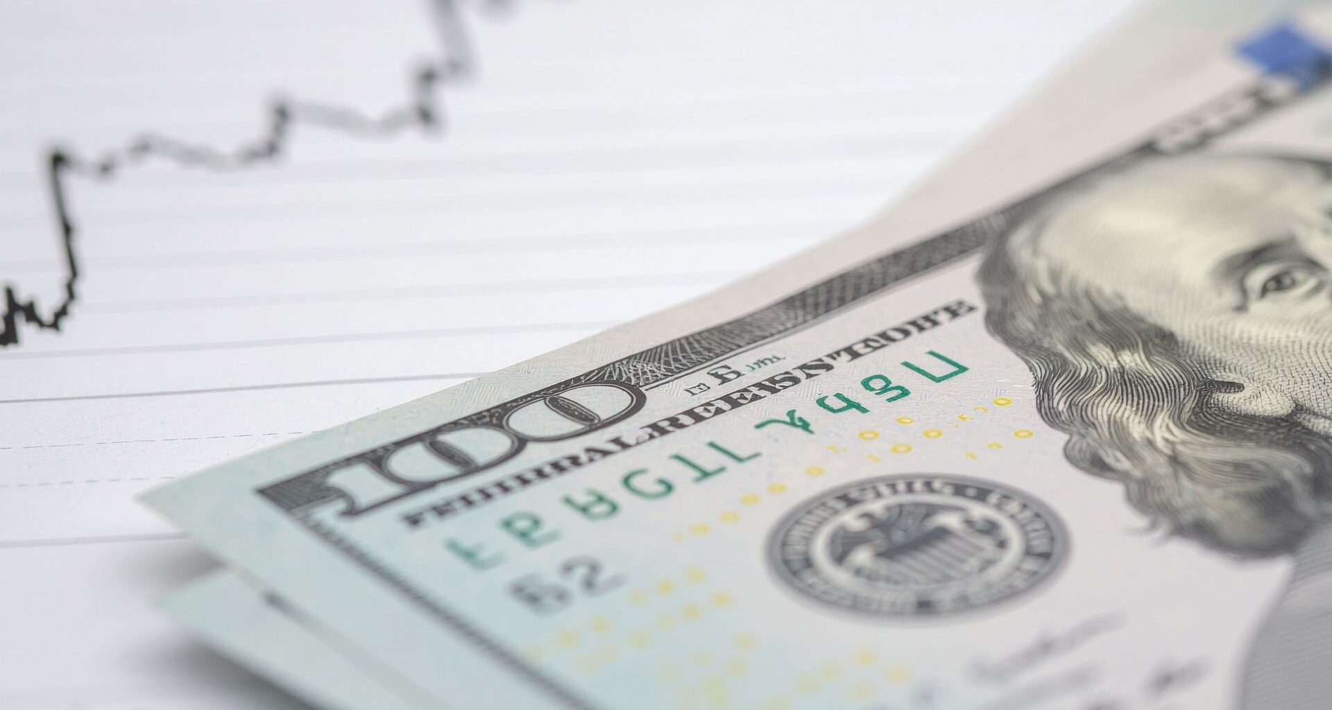 Dollar weakness and precious metals dynamics: multi-dimensional market analysis