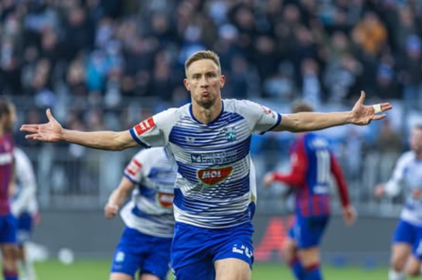 Osijek defender Luka Jelenic