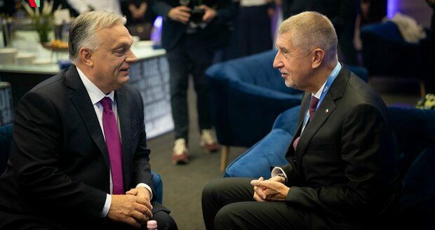 Babiš hvězdou srazu konzervativců v Budapešti. „Čekáme tě zpět, Andreji,“ opěvoval ho Orbán