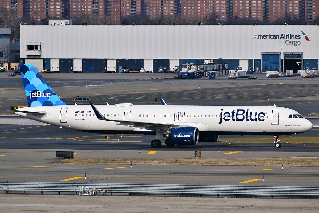 JetBlue A321 Flight to Boston Declares An Emergency