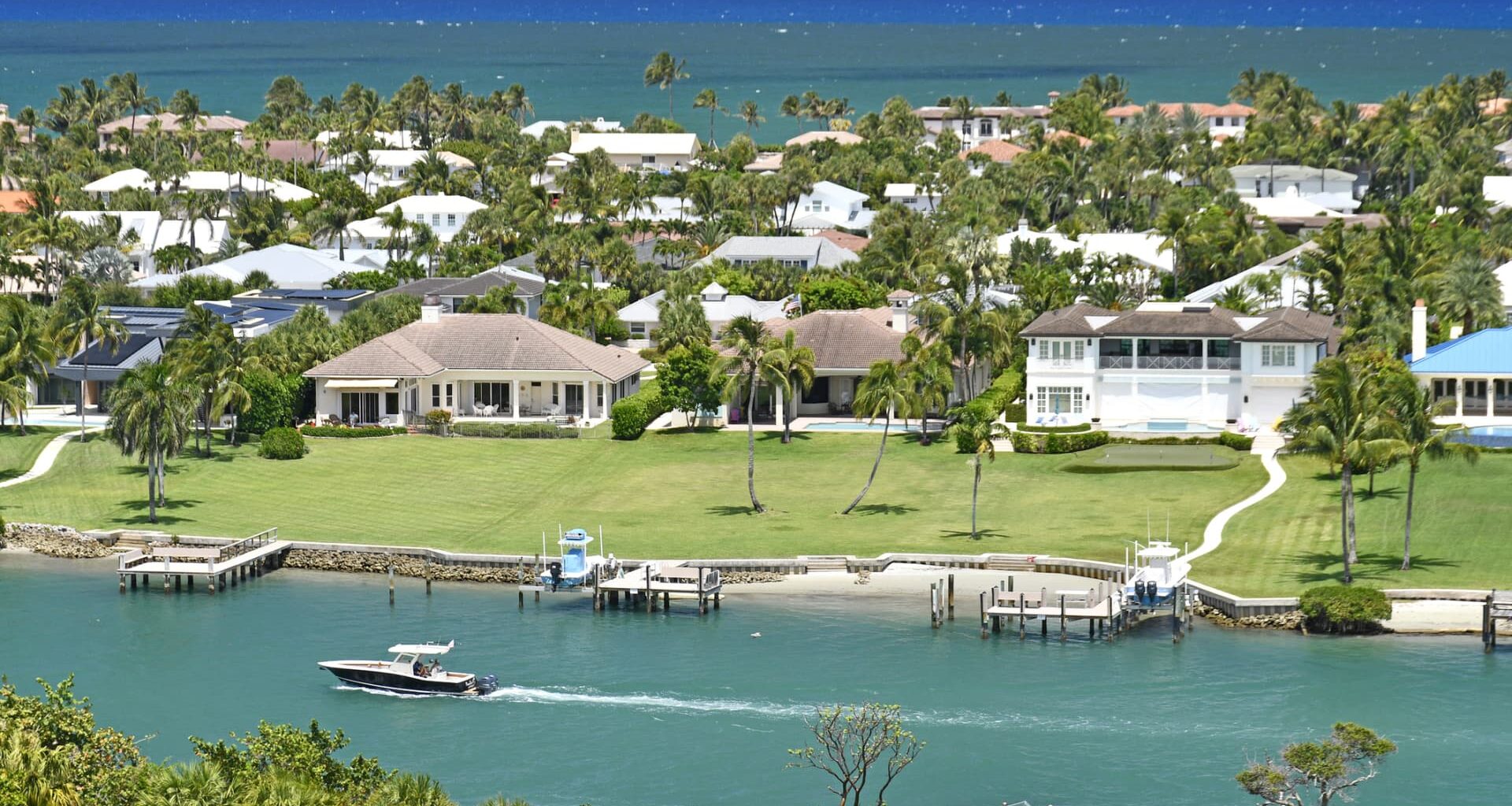​Here's how the luxury real estate market is splitting up
