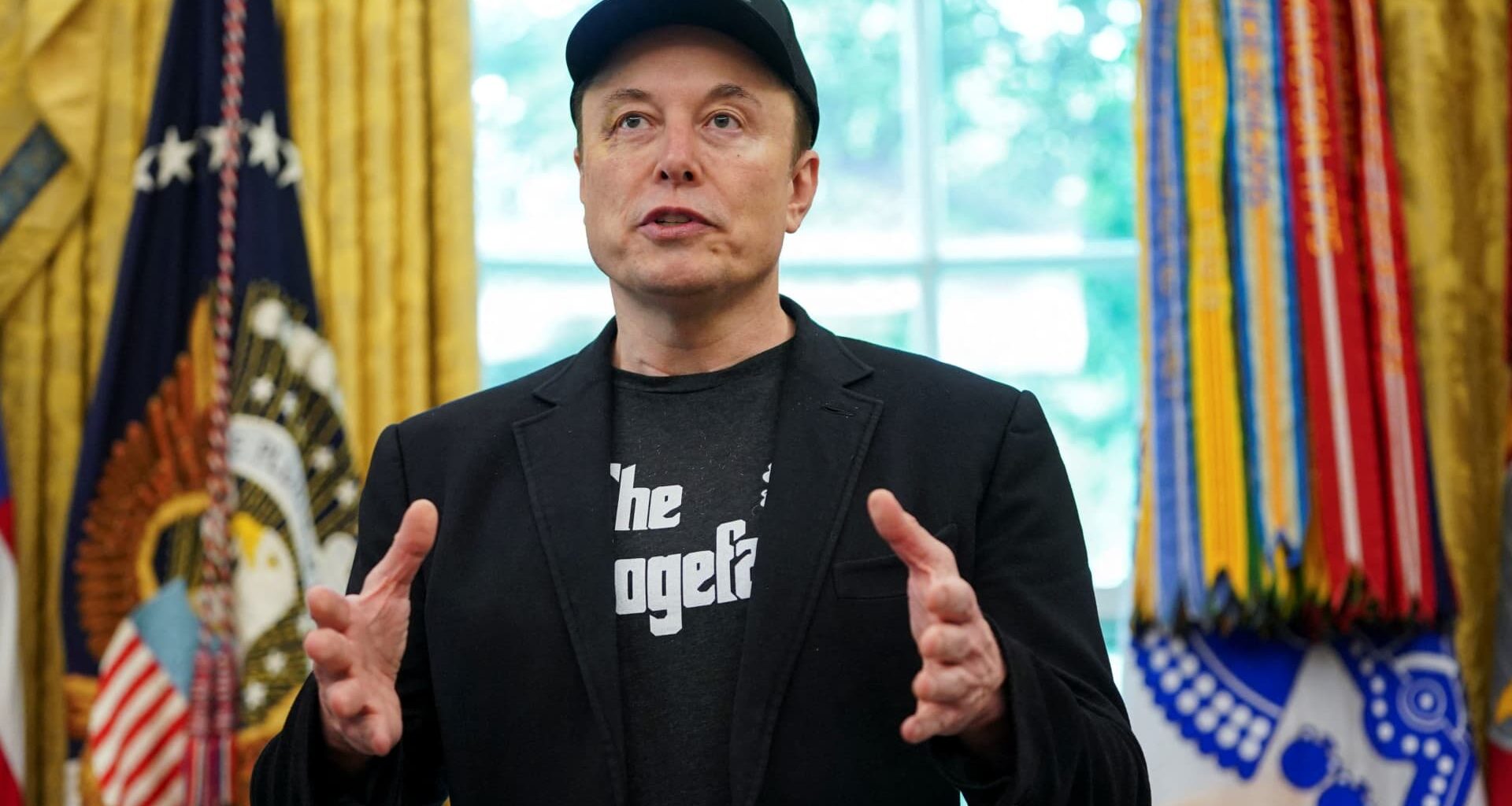 Elon appears to delete X posts