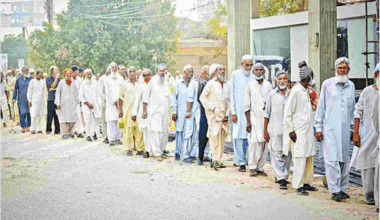 Budget grants 10pc pay raise, 7pc pension increase for govt employees - Business