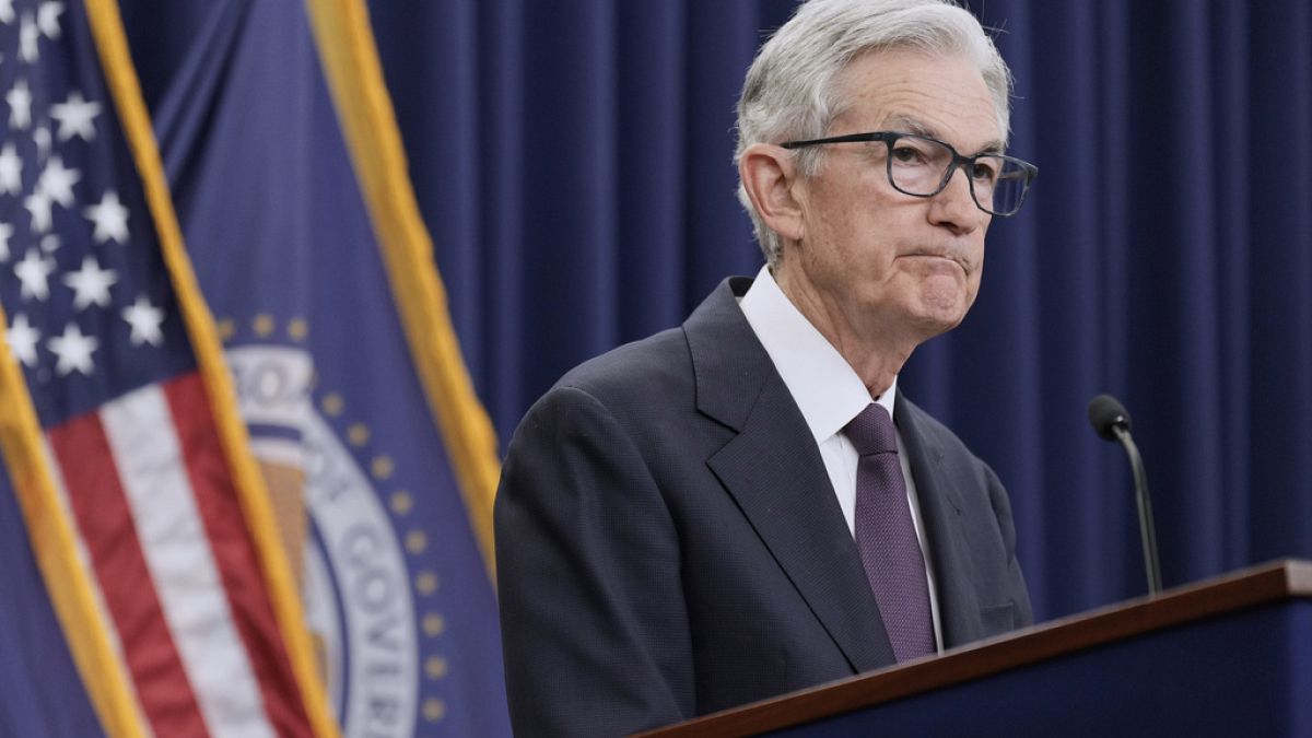 US Federal Reserve keeps interest rates unchanged as it awaits the impacts of Trump's global tariffs