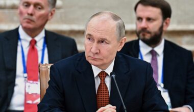 Vladimir Putin says Moscow is ready for new round of peace talks with Ukraine