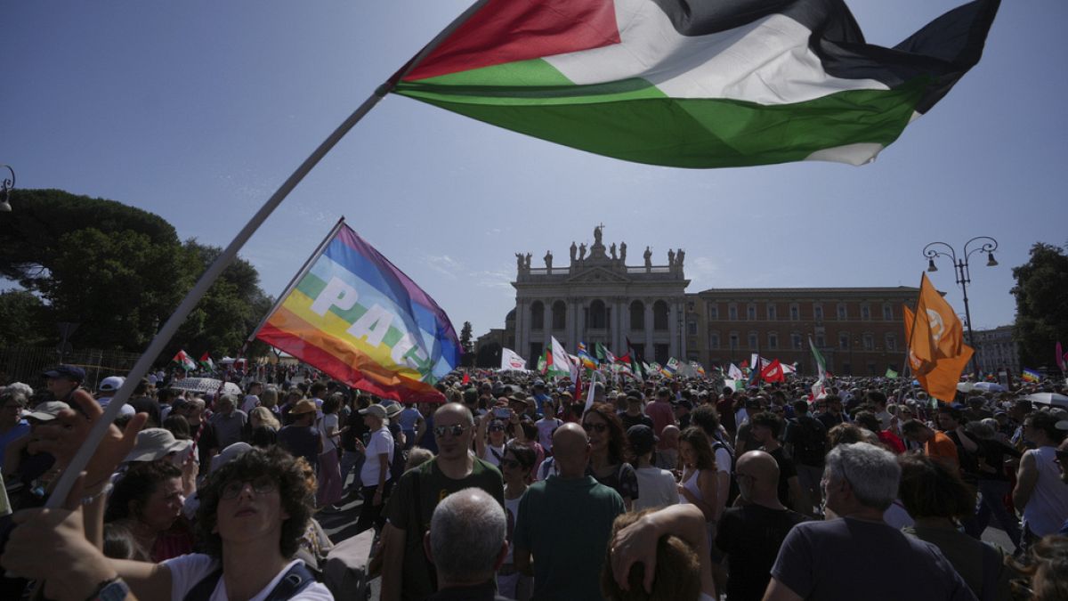 Tens of thousands gather in Rome for demonstration against the war in Gaza