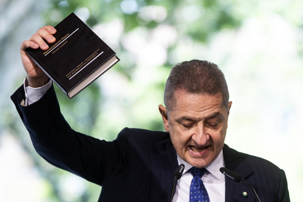 Italian central bank chief calls for a common EU fiscal capacity