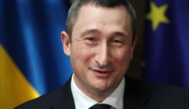 Ukraine permits dual citizenship to combat demographic issues – POLITICO