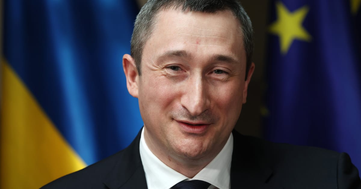 Ukraine permits dual citizenship to combat demographic issues – POLITICO