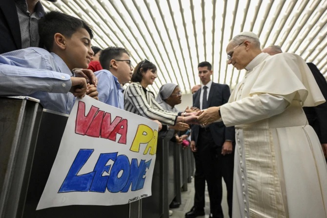 Pope Leo gives conclave bonus of RM2393 to 5000 staff