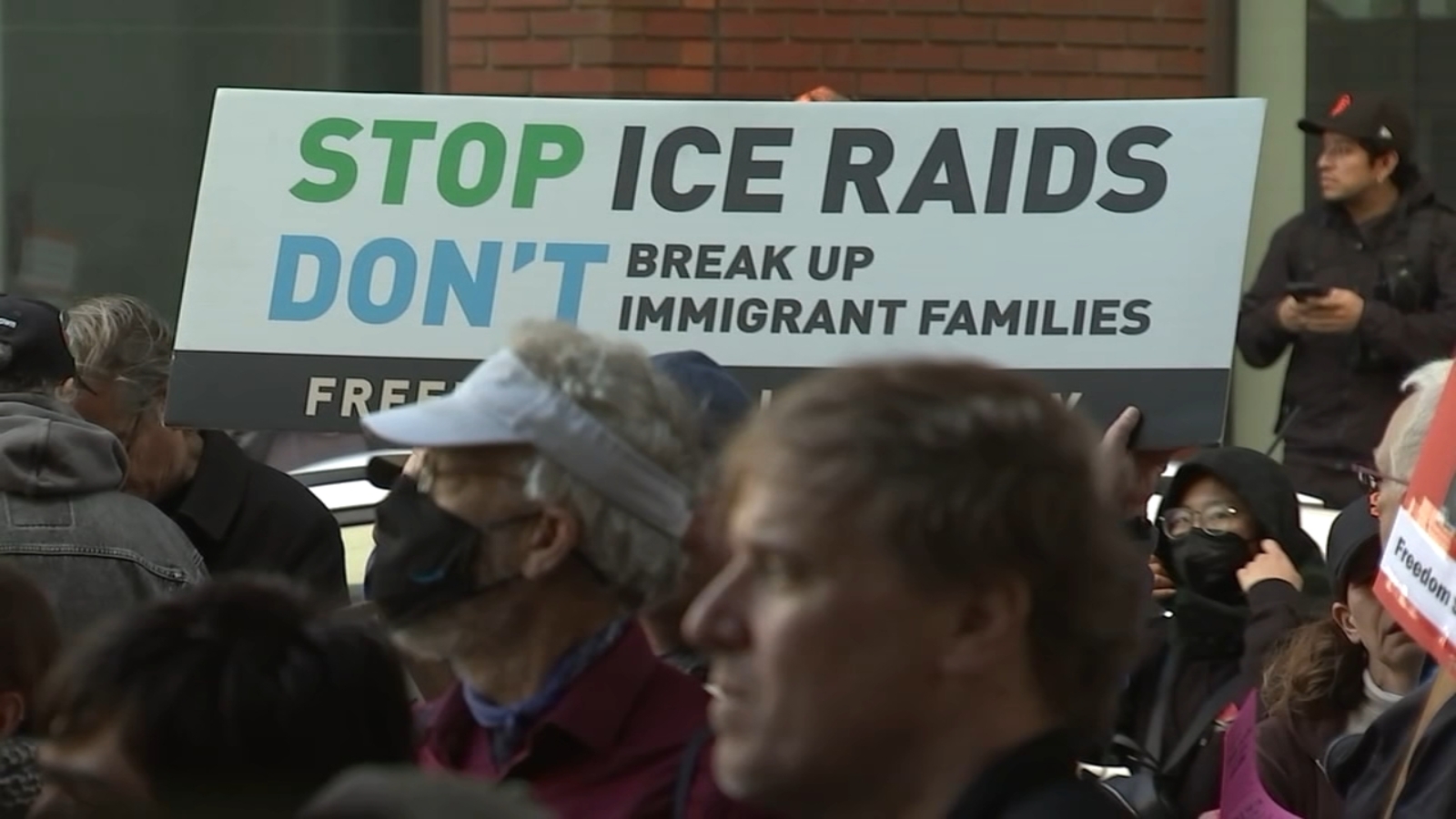 Anti-ICE protesters face off with San Francisco police officers; buildings, vehicles vandalized
