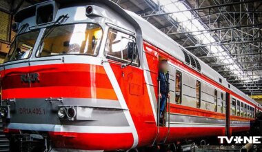 FOTO ⟩ Latvijas Dzelzceļš pārdod leģendāru dīzeļvilcienu. Cik maksā tādu palaist uz Ventspili?