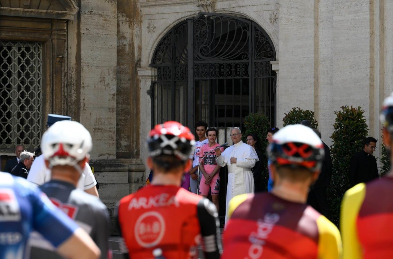 Pope to Giro d’Italia cyclists: You are role models for young people