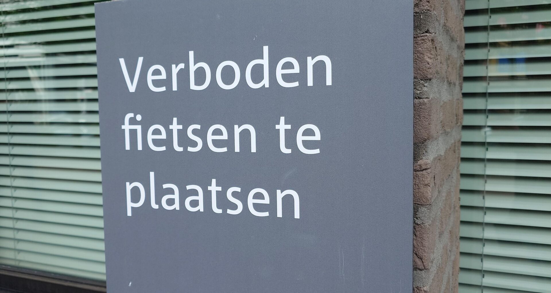Is dit bord rechtsgeldig?