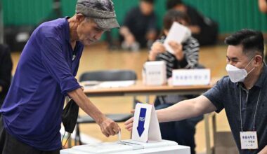 South Korea votes for new leader amid hopes for end to months of political unrest