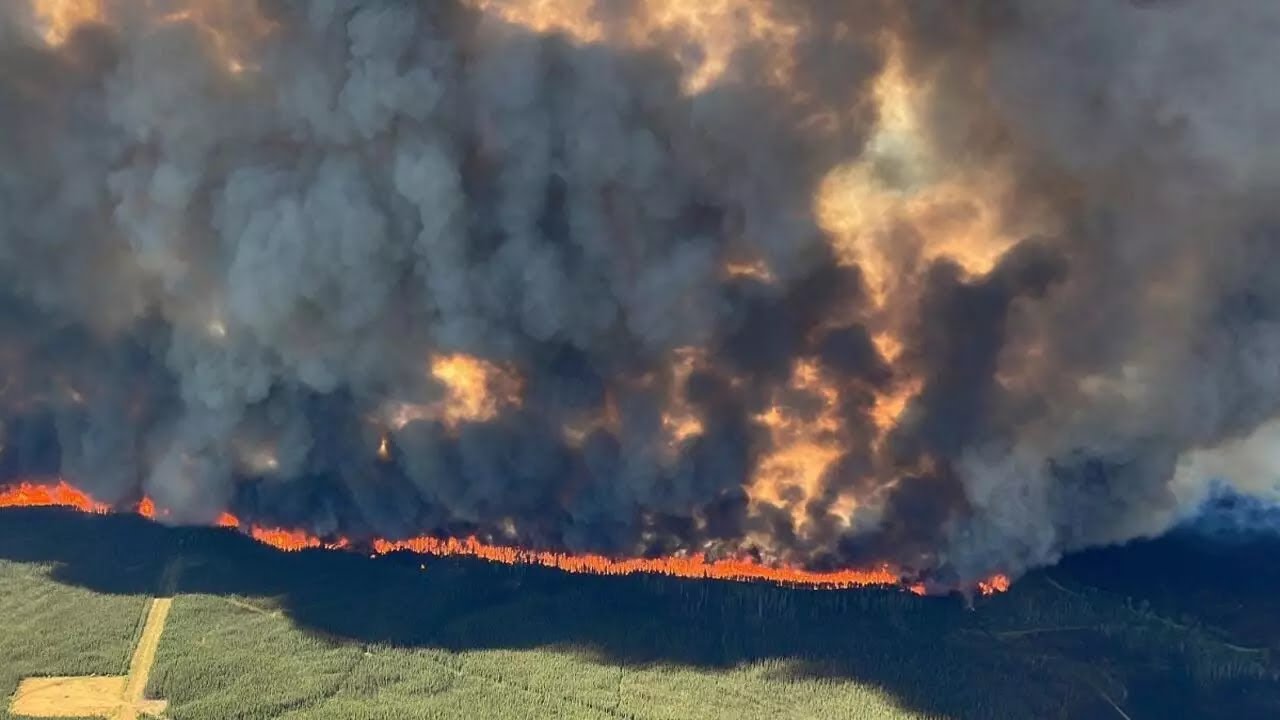 La fumée des incendies canadiens atteint l’Europe et les États-Unis • FRANCE 24