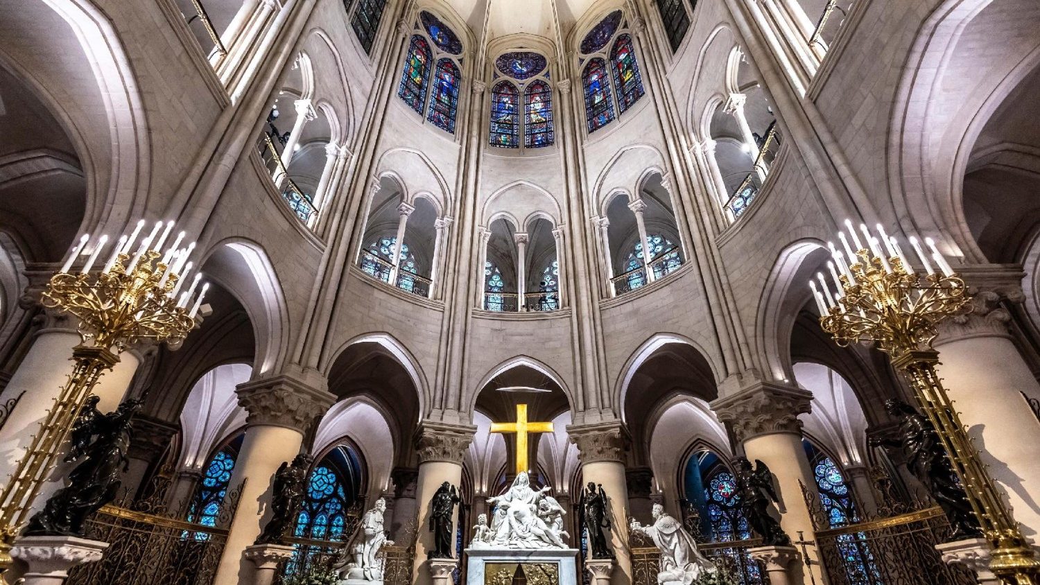 Pope Leo XIV urges priests in France to embrace love that is generous