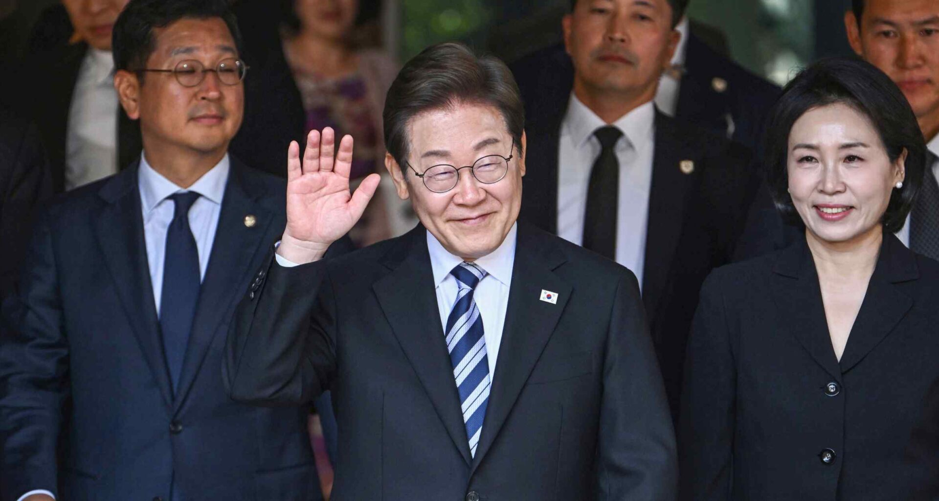 South Korea's Lee should not slow efforts to improve Japan ties