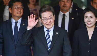 South Korea's Lee should not slow efforts to improve Japan ties