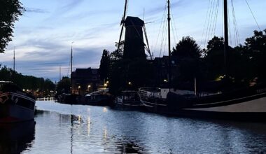 Gouda in de schemering.