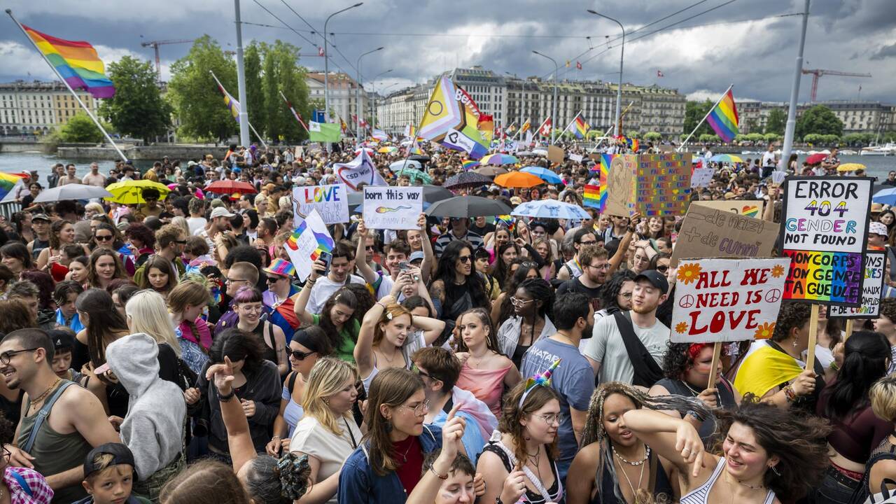 A la Pride romande à Genève, l’hymne à la joie d’une jeunesse remontée - Le Temps