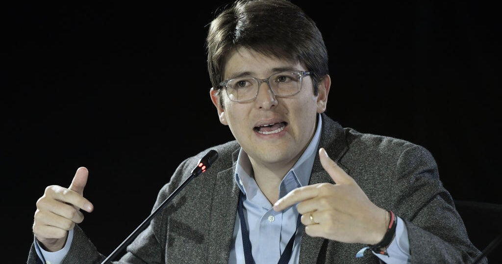 Colombian senator and presidential hopeful shot in assassination attempt