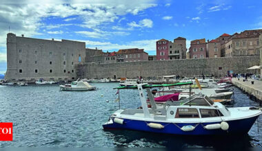 Getting visa from Croatia Game Of Thrones: 10 IIM-Calcutta friends since 1979 plan reunion, permit delays spoil dream trip; Rs 4 lakh loss each | Delhi News