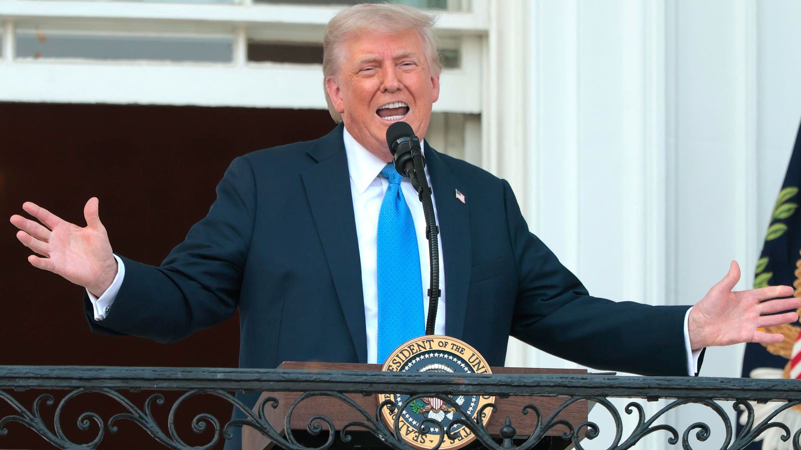 Trump Confirms Imminent Fed Decision—Bitcoin And Crypto Brace For Huge Price Earthquake