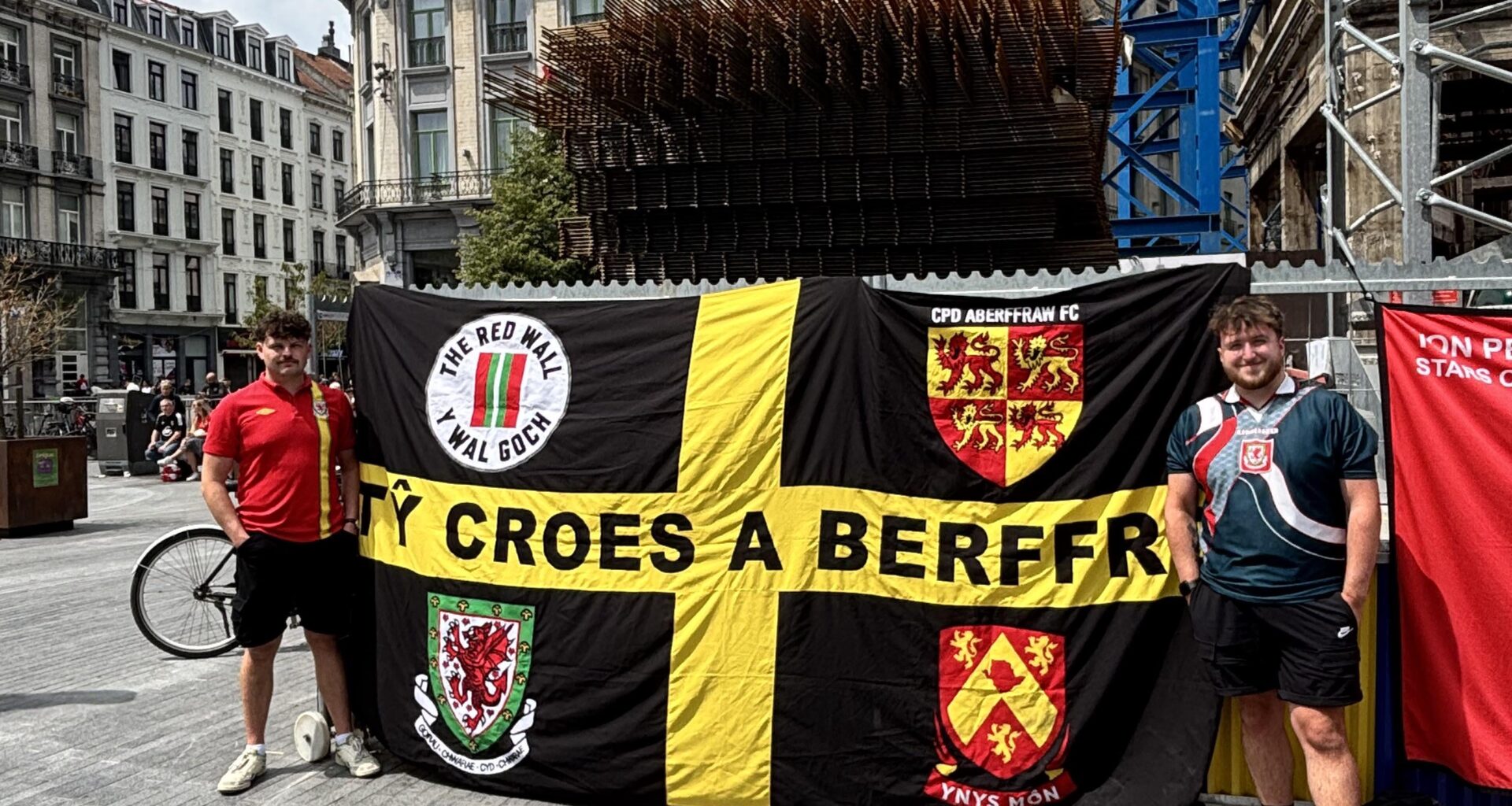 Flag looking proud out here in Belgium 👍🏴󠁧󠁢󠁷󠁬󠁳󠁿