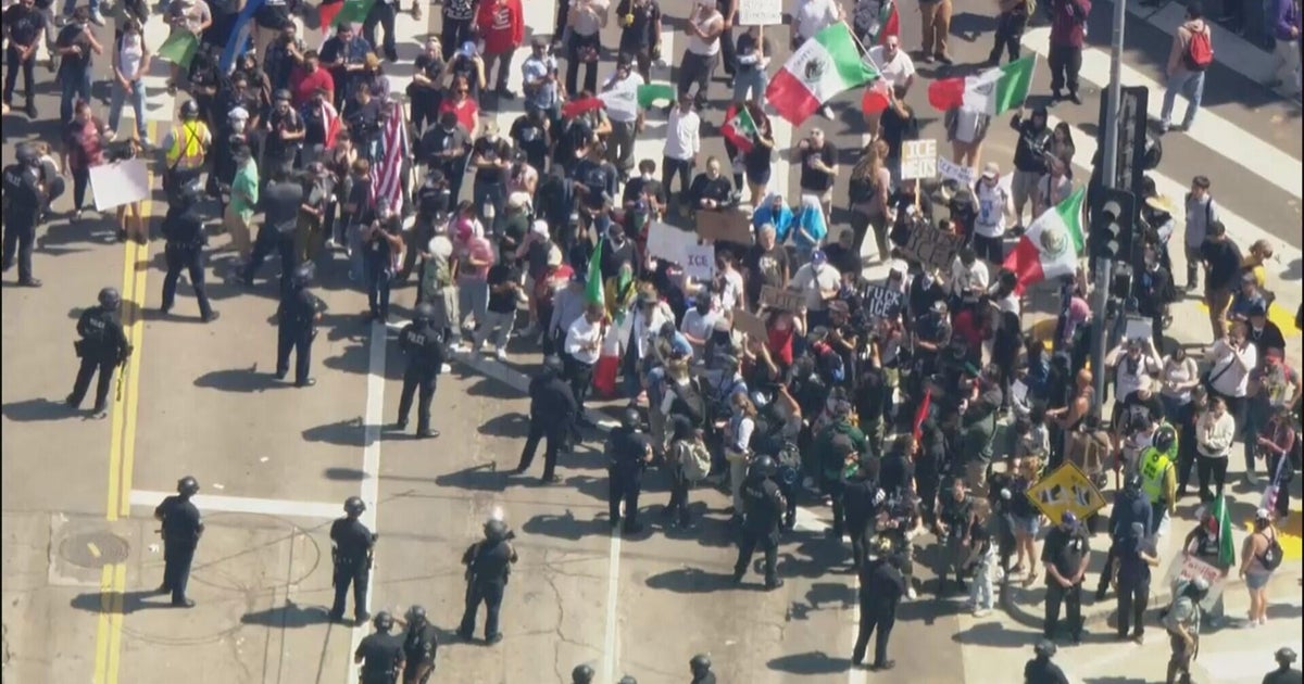 Downtown L.A. curfew goes into effect after California Gov. Gavin Newsom addresses ICE protests