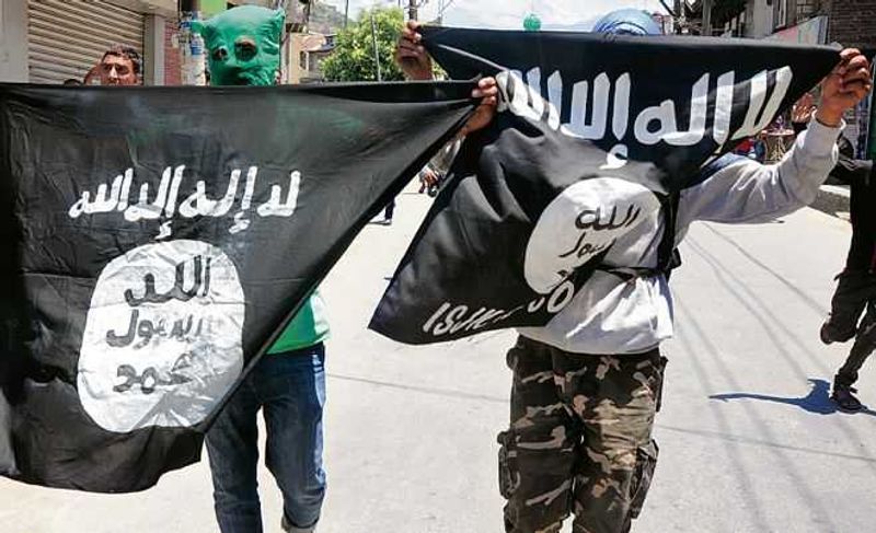 ISIS reactivating fighters, eyeing Syria, Iraq return