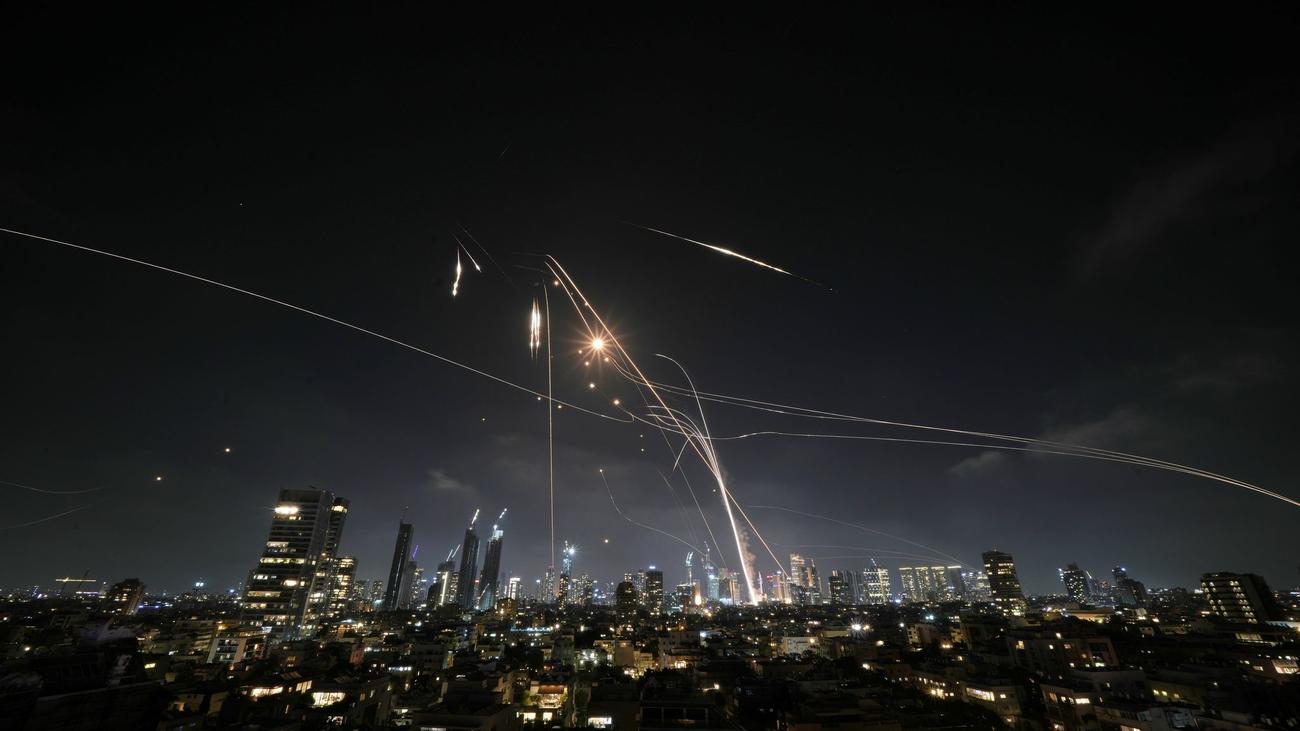 Krieg: Eskalation in Nahost: Iran startet Gegenangriff auf Israel