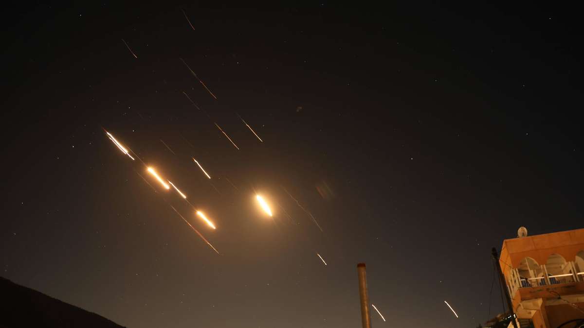 Todesopfer nach Iran-Raketenangriff – Israel mit Gegenoffensive