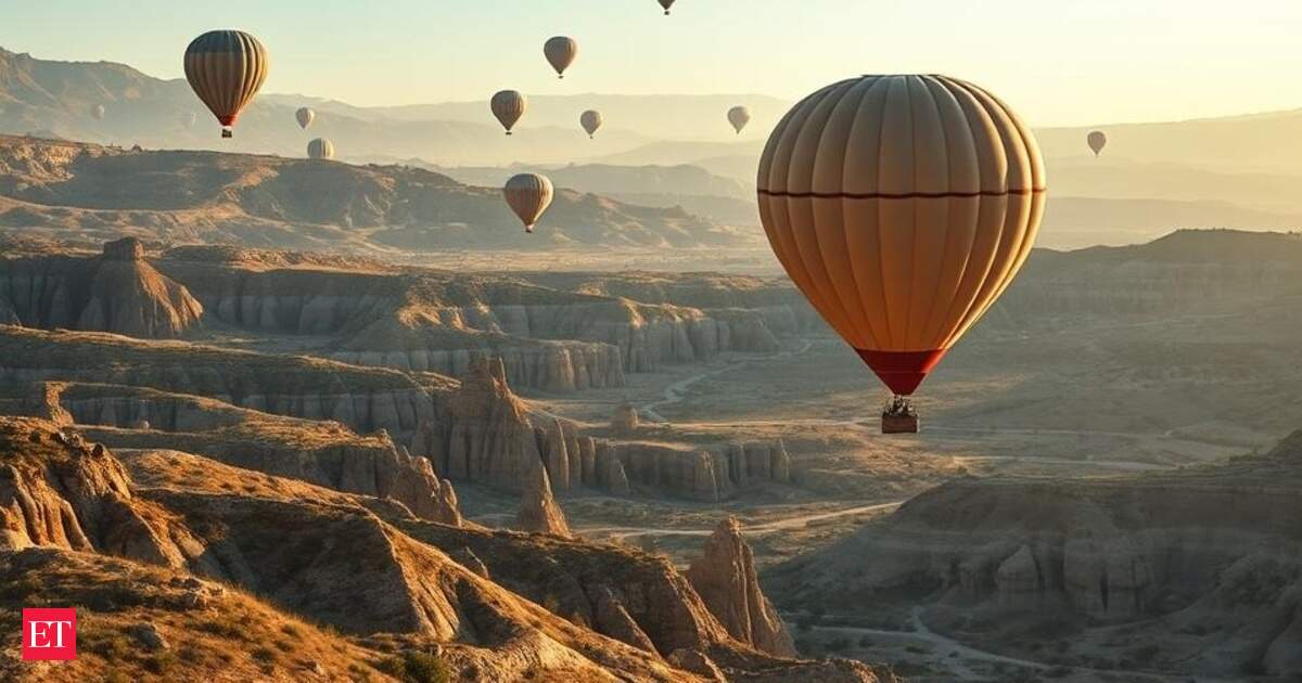 One killed, 31 injured as two hot air balloons crash in central Turkey