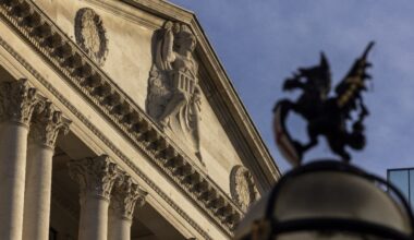 ​​BoE expected to hold rates despite mounting economic pressure​