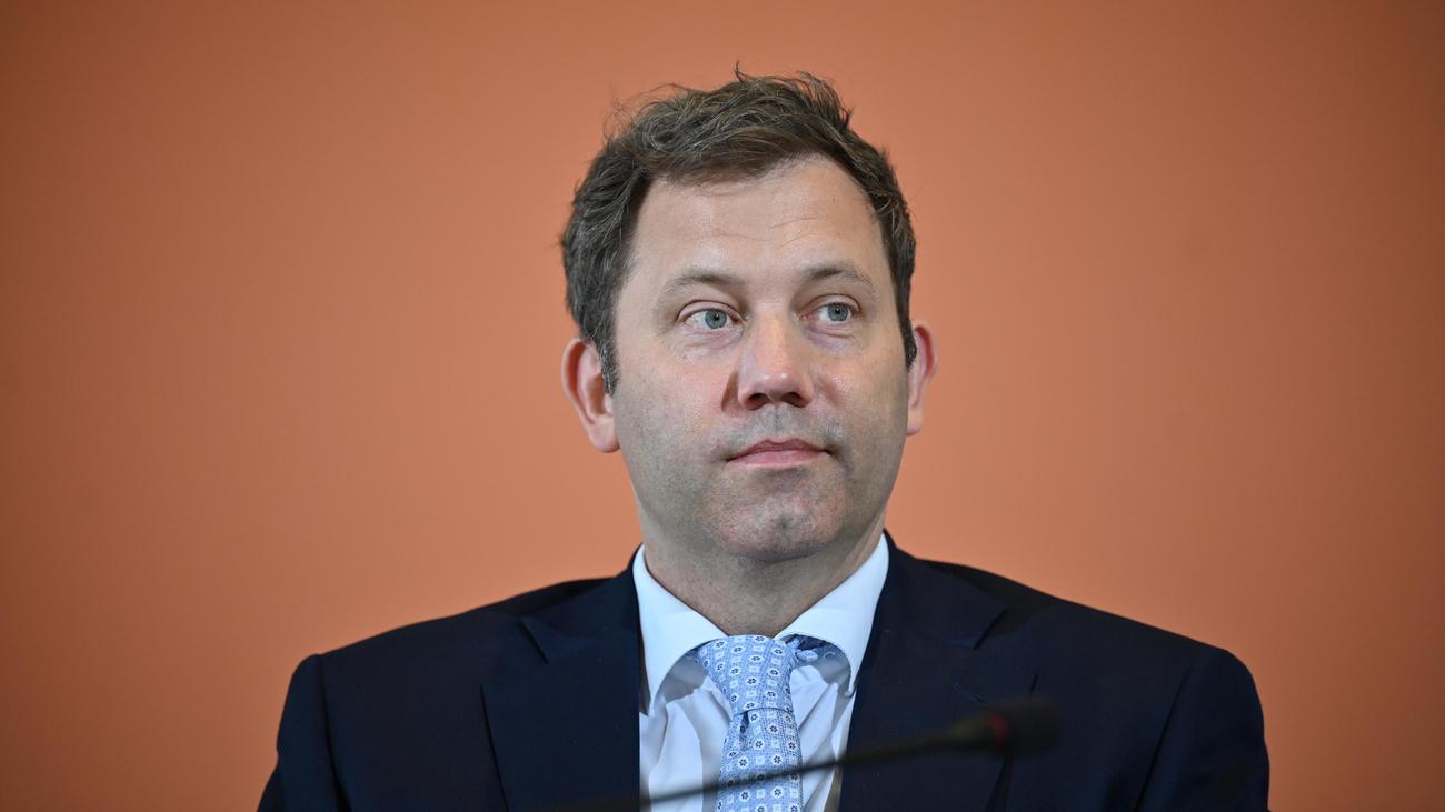 Bundesfinanzminister: Klingbeil offen für deutliche Erhöhung der Verteidigungsausgaben
