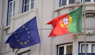 Comissão Europeia pede que Portugal cumpra lei da UE sobre atrasos de pagamento