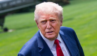 Trump pieņemt Irānu lēmumu par “nākamo divu nedēļu laikā”, ņemot vērā “iespēju” sarunām, saka Leavitt