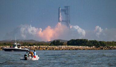 A SpaceX rocket exploded in the night. Are Musk’s 2026 Mars ambitions further out of reach?