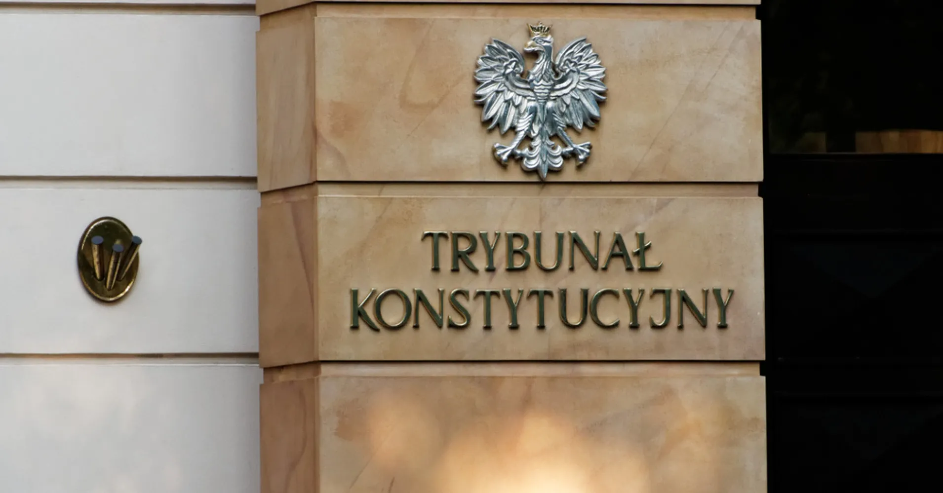 Má i Česko hájit ústavu proti Bruselu? Verdikt z Varšavy vyvolal vlnu emocí