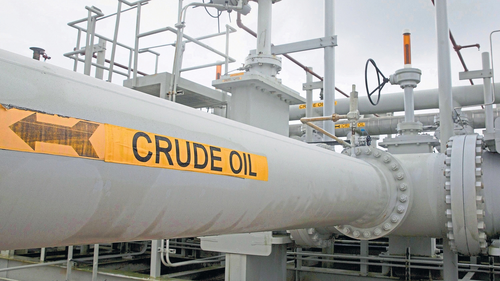 Pakistan discovers new oil and gas reserve in Sindh | World News