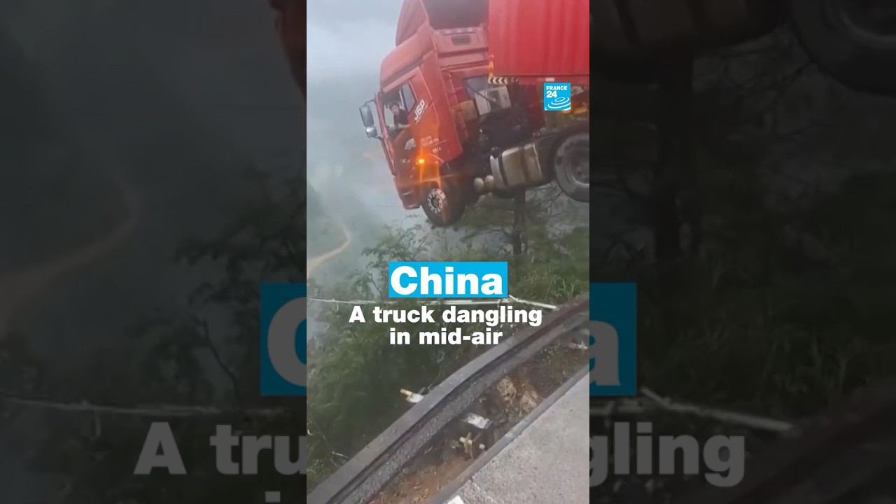 🚚 #China: #Truck with #driver inside dangling in mid-air • FRANCE 24 English